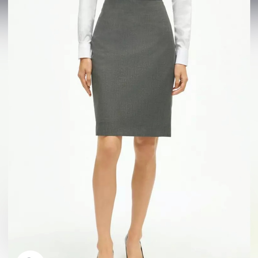 Like New - BR Gray Wool Pencil Skirt 🩶